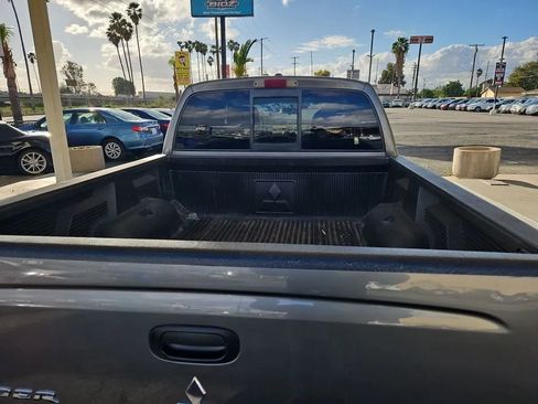 Used 2007 Mitsubishi Raider LS image 17