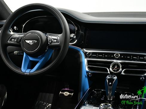 Used 2025 Bentley Flying Spur Plug-In Hybrid image 59