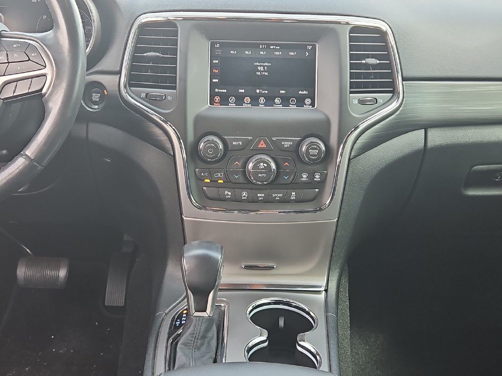 Used 2021 Jeep Grand Cherokee Laredo AWD/4WD image 9