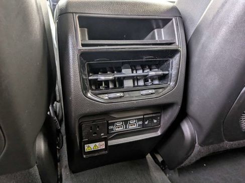 Certified 2022 Jeep Grand Cherokee Limited w/ Luxury Tech Group II RWD image 15