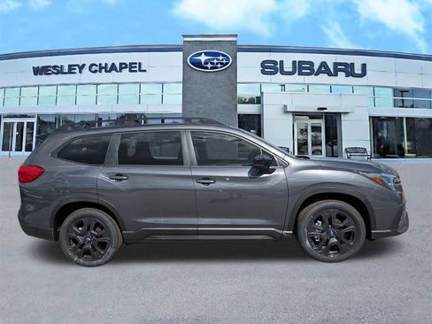 Used 2025 Subaru Ascent Bronze Edition image 3