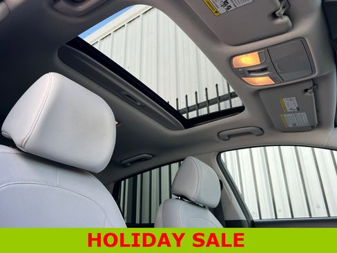 Used 2022 Hyundai Kona SEL w/ Convenience Package image 18