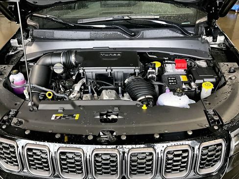 New 2026 Jeep Compass Latitude AWD/4WD image 9