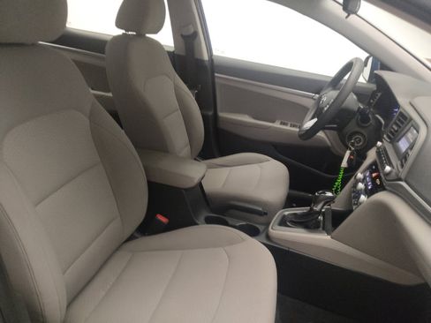 Used 2020 Hyundai Elantra SE FWD image 21