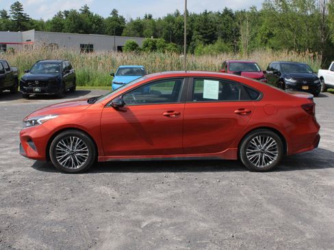Used 2023 Kia Forte GT-Line w/ GT-Line Premium Package FWD image 5