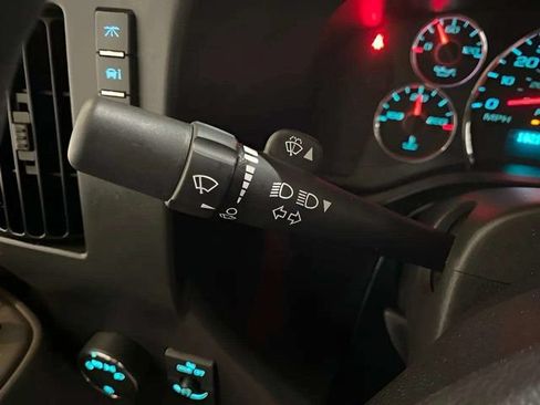Used 2025 Chevrolet Express 3500 LT w/ LT Preferred Equipment Group RWD image 33