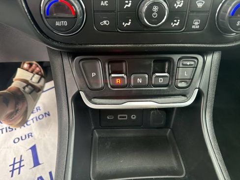 Used 2020 GMC Terrain SLE w/ Driver Convenience Package AWD/4WD image 16