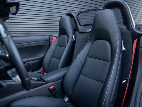 Certified 2024 Porsche 718 Boxster image 5