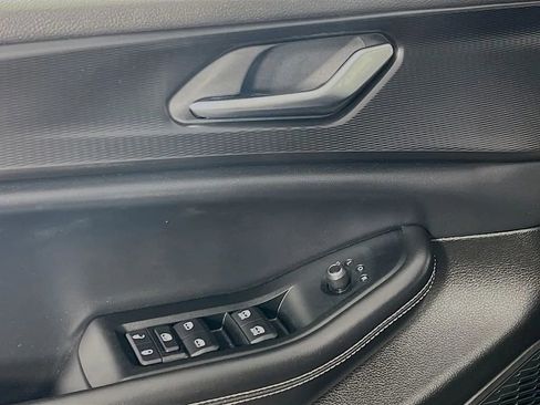 Used 2023 Jeep Grand Cherokee Altitude AWD/4WD image 18