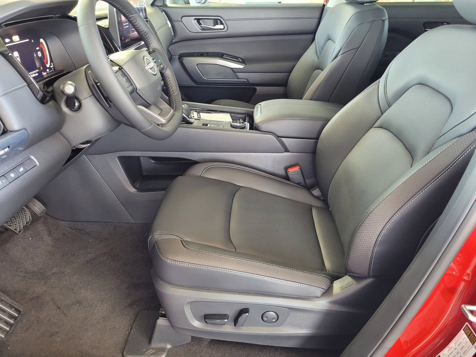 New 2026 Nissan Pathfinder SL AWD/4WD image 9