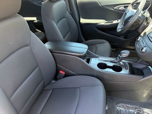 Used 2024 Chevrolet Malibu LT FWD image 30