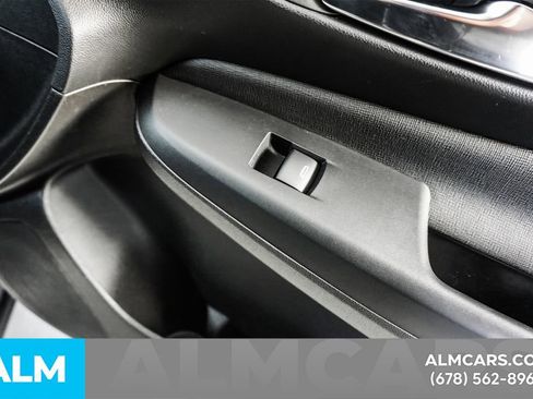 Used 2025 Buick Envista Preferred image 44