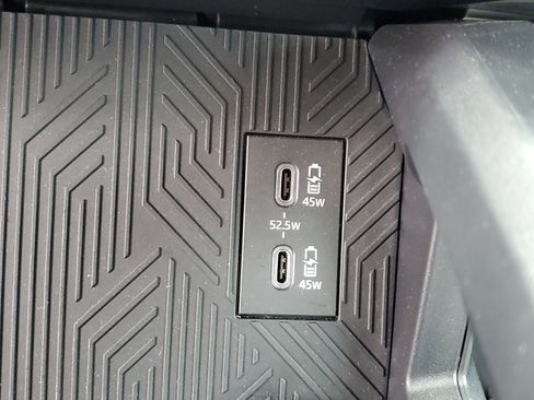 Used 2025 Toyota Tacoma SR5 image 21