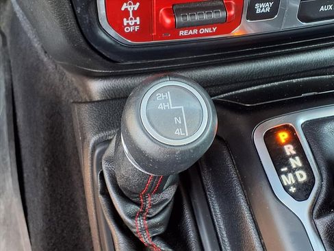 Used 2019 Jeep Wrangler Unlimited Rubicon w/ Dual Top Group image 30