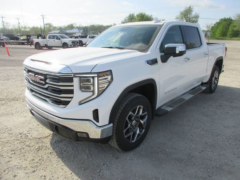 New 2026 GMC Sierra 1500 SLT w/ SLT Premium Package AWD/4WD image 11