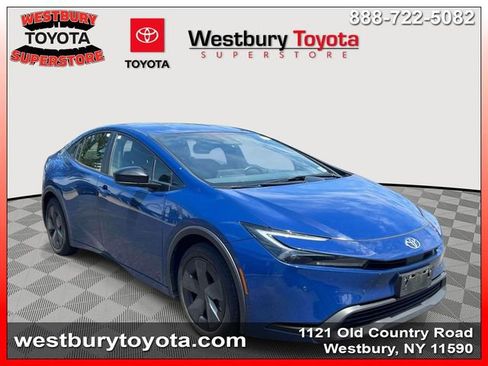 Used 2023 Toyota Prius LE AWD/4WD image 1