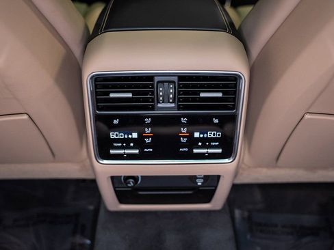 Used 2022 Porsche Cayenne GTS AWD/4WD image 42