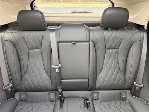 Used 2023 Buick Envision Avenir image 36