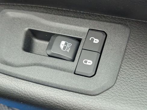 New 2026 RAM 1500 4x4 Crew Cab image 32