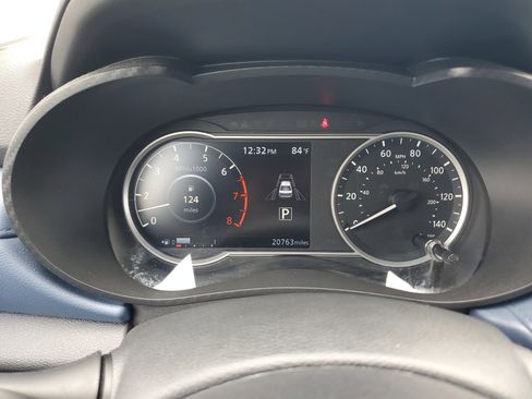 Used 2025 Nissan Versa SV image 30