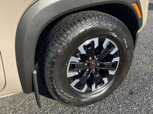 Used 2024 Nissan Frontier Pro-X w/ Pro Convenience Package RWD image 11