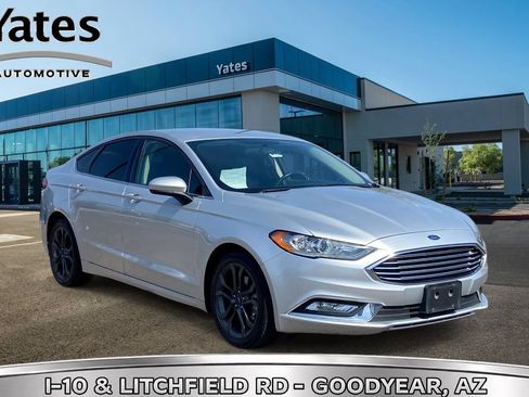 Used 2018 Ford Fusion SE w/ Equipment Group 201A FWD image 1