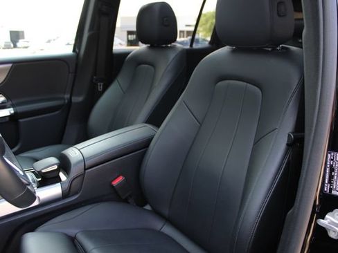 Used 2022 Mercedes-Benz GLB 250 4MATIC w/ Premium Package Lite image 21