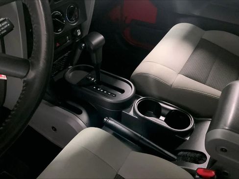 Used 2010 Jeep Wrangler Unlimited Sport image 13