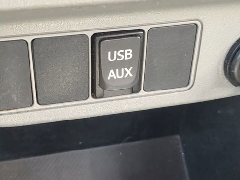 Used 2014 Toyota Tacoma PreRunner w/ SR5 Package image 21