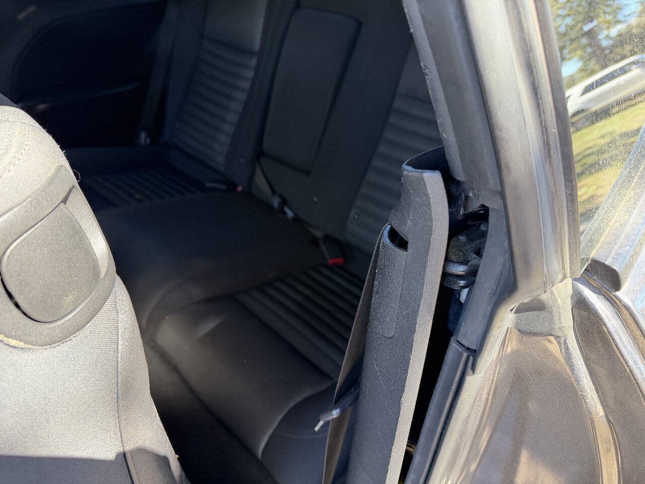 Used 2013 Dodge Challenger SXT RWD image 9