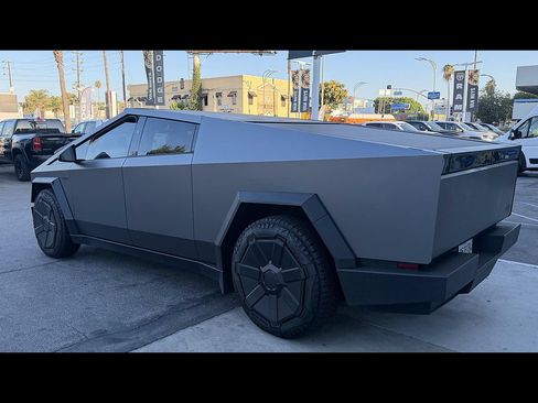 Used 2024 Tesla Cybertruck Cyberbeast AWD/4WD image 3