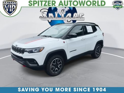 Used 2025 Jeep Compass Trailhawk w/ Trailer Tow Group AWD/4WD image 5
