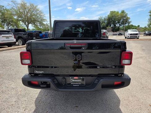 New 2026 Jeep Gladiator Sport image 12