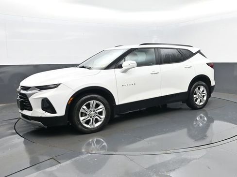 Used 2019 Chevrolet Blazer LT image 2