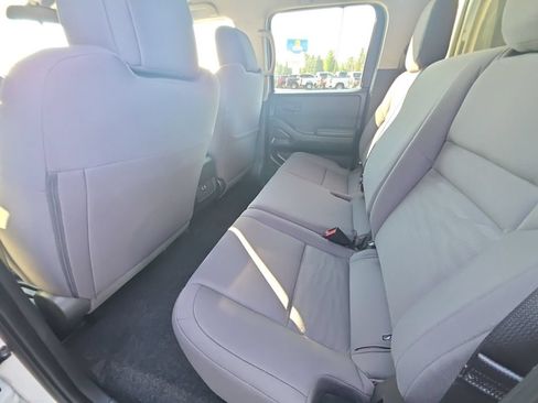Used 2024 Nissan Frontier S AWD/4WD image 13