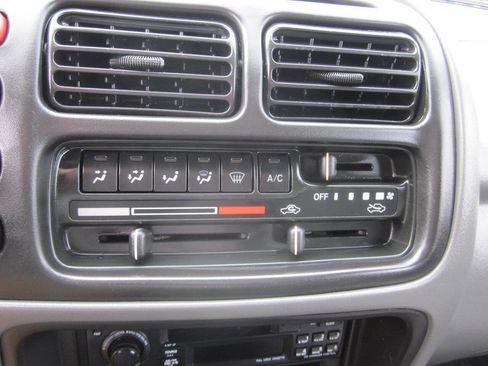 Used 2000 Suzuki Vitara JLX image 26