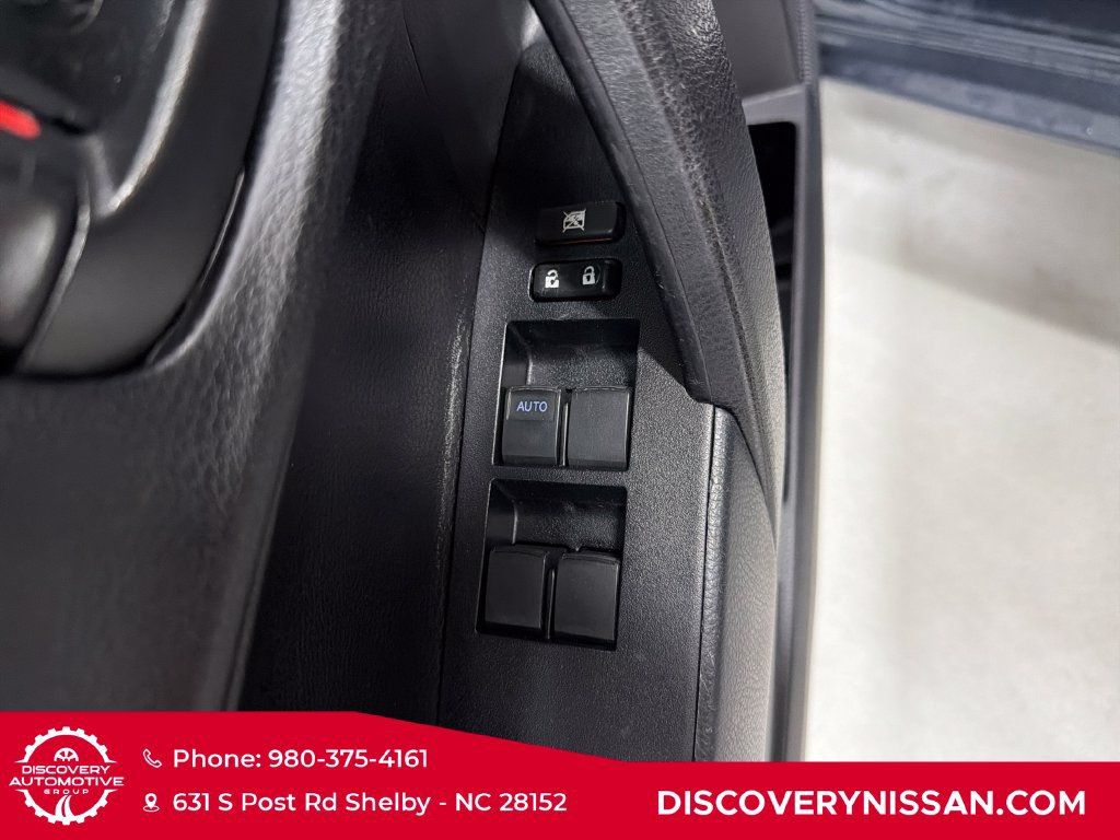 Used 2019 Toyota Corolla L FWD image 11