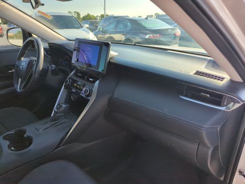 Used 2023 Toyota Venza LE AWD/4WD image 27