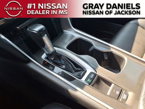 Used 2018 Honda Accord Sport image 19