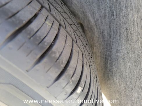 Used 2024 Volkswagen Atlas SE image 31