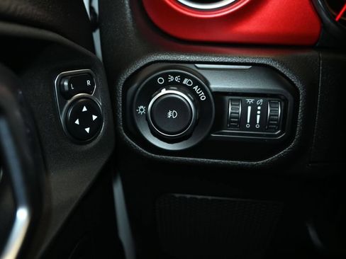 Used 2020 Jeep Wrangler Unlimited Rubicon AWD/4WD image 18