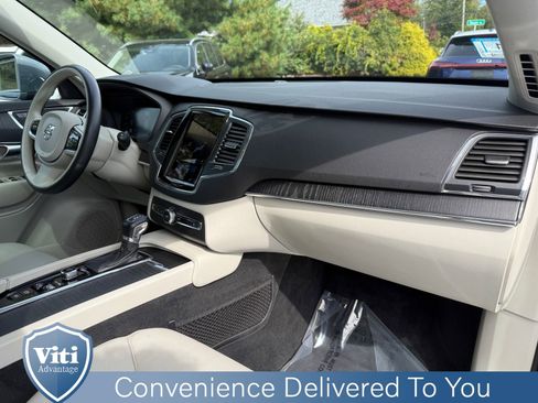 Used 2020 Volvo XC90 T5 Momentum image 30