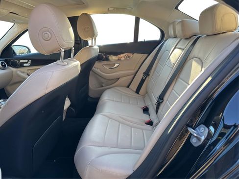 Used 2019 Mercedes-Benz C 300 4MATIC Sedan image 13