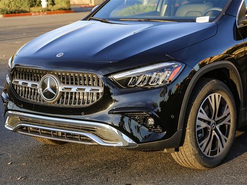New 2025 Mercedes-Benz GLA 250 4MATIC image 7
