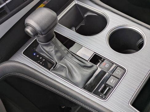 Used 2025 Toyota Sienna LE image 24