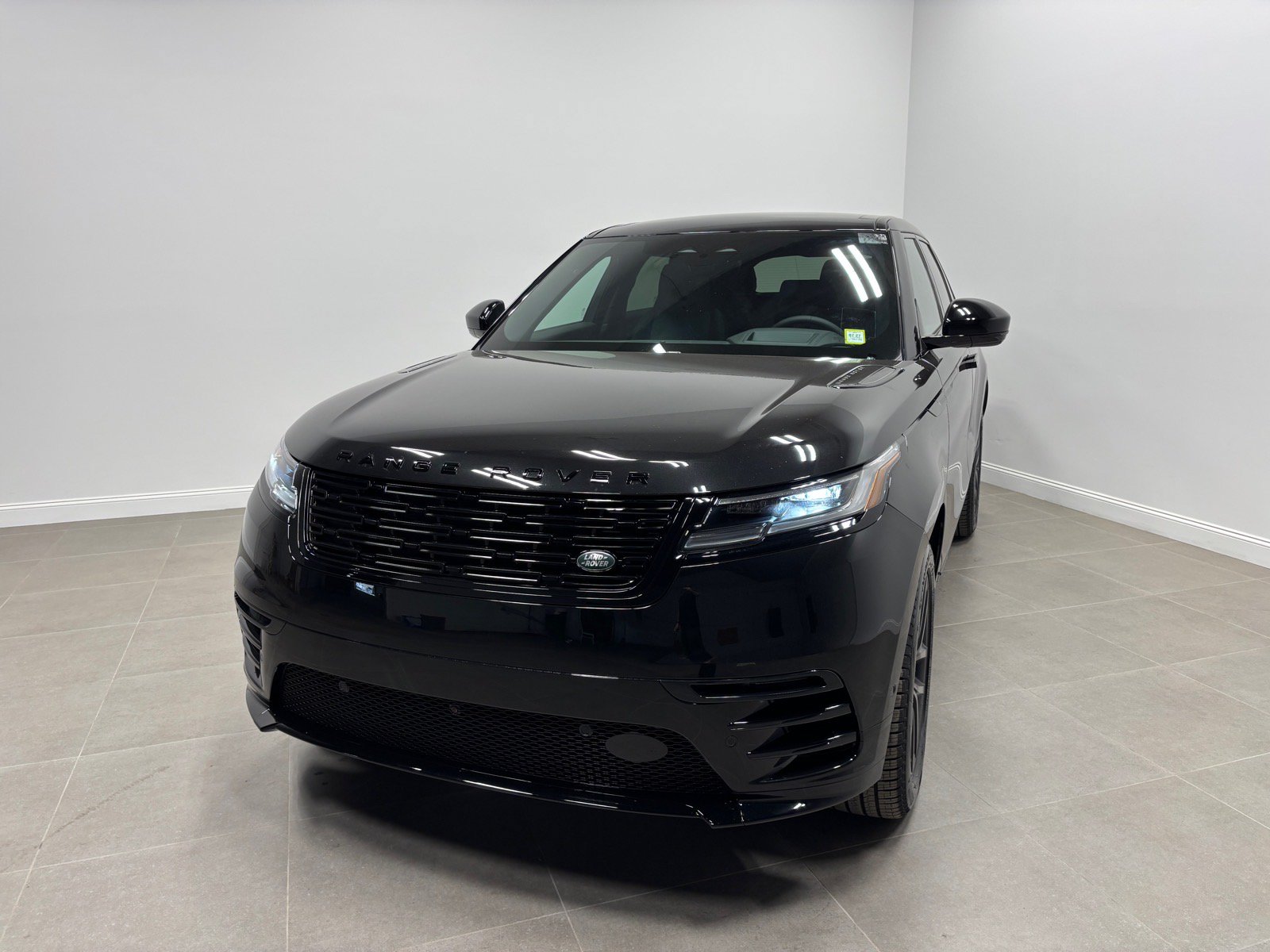 New 2026 Land Rover Range Rover Velar Belgravia AWD/4WD image 2