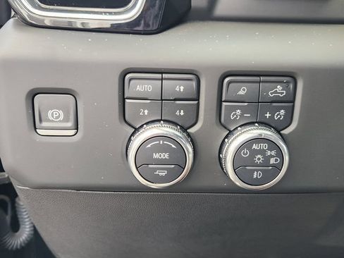 Used 2025 GMC Sierra 2500 Denali Ultimate w/ Max Trailering Package AWD/4WD image 21
