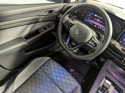 Used 2025 Volkswagen Golf R Black Edition image 9
