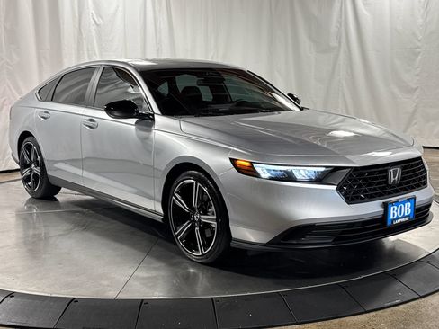 Used 2025 Honda Accord Sport image 9