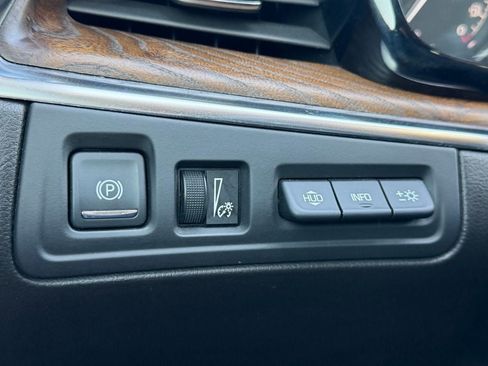 Used 2022 Cadillac XT5 Sportv w/ Platinum Package AWD/4WD image 19